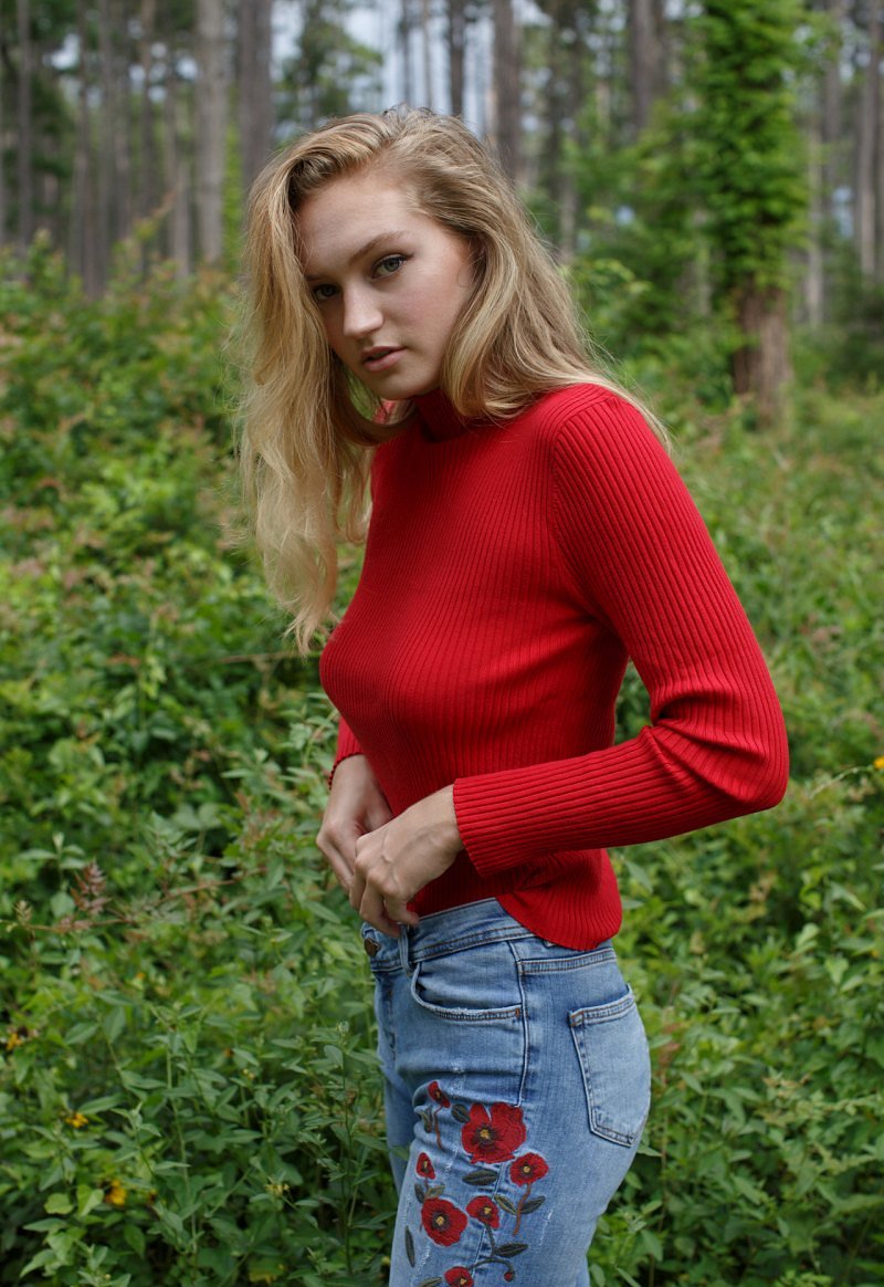 Фаина, 20